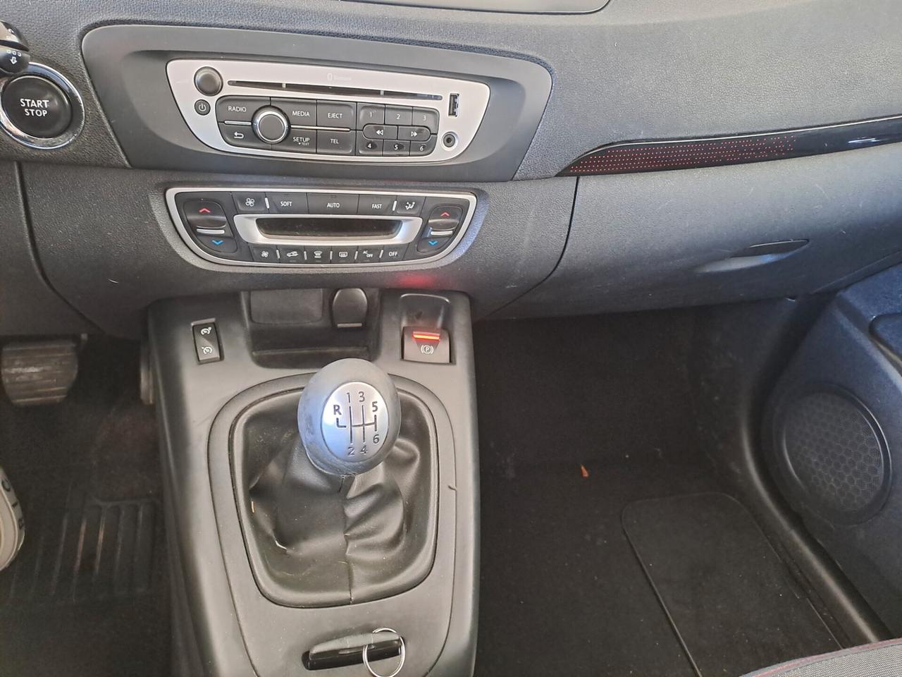 Renault Scénic XMod 1.5 dCi AUTOCARRO N1