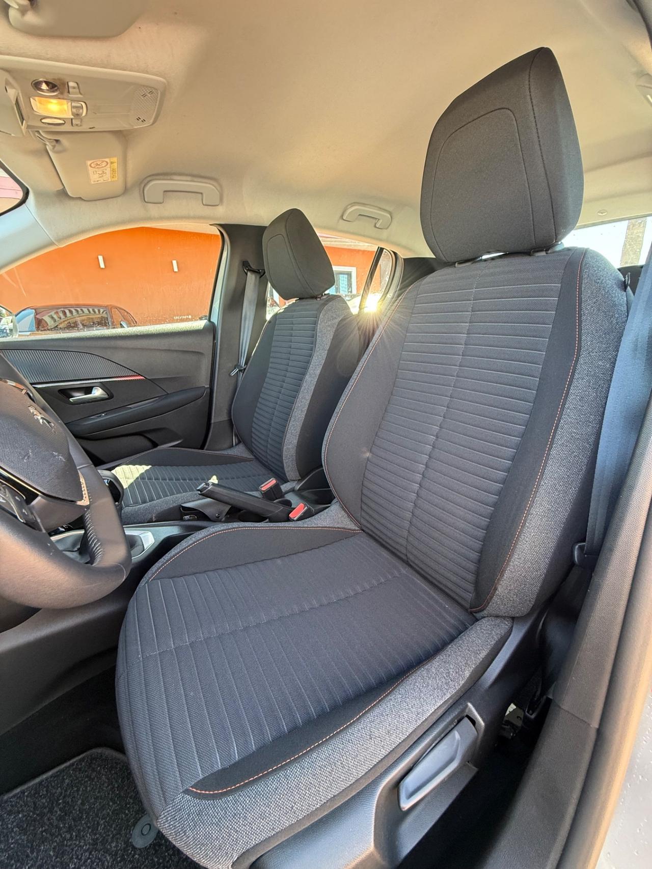 Peugeot 208 1.2 75cv 8000KM