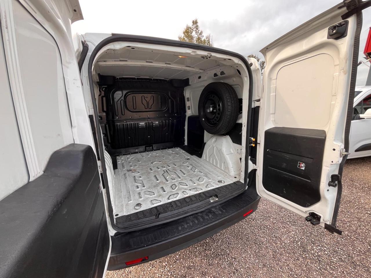 Fiat Doblo 1.4 T-JET Benzina Metano furgone Perfetto