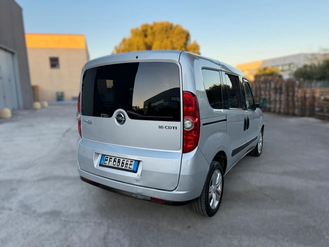 OPEL COMBO TOUR 1.6D 2014 12 MESI DI GARANZIA