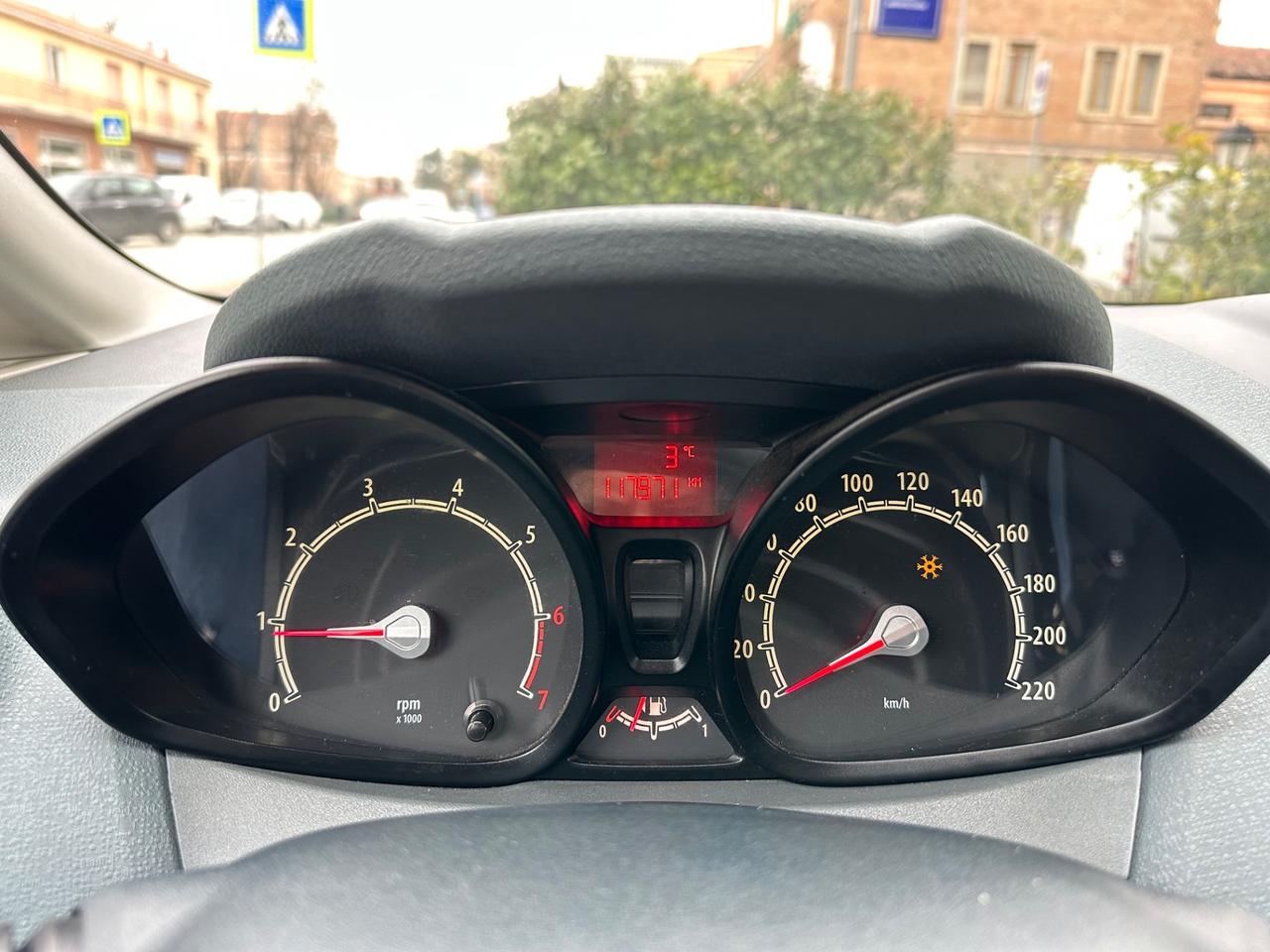 Ford Fiesta 1.4 5 porte GPL Titanium