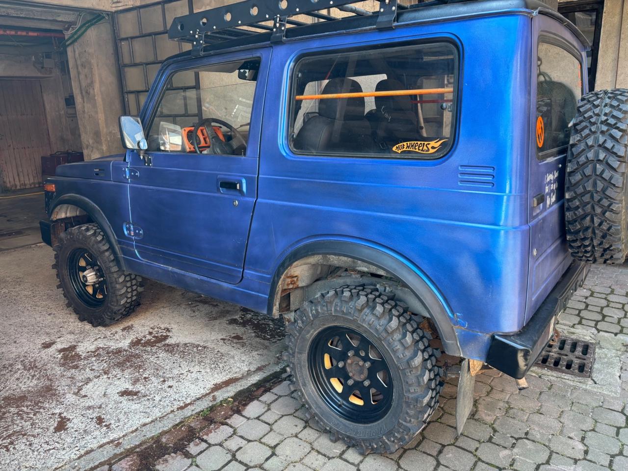 Suzuki SJ 413 SJ413 Berlina De Luxe