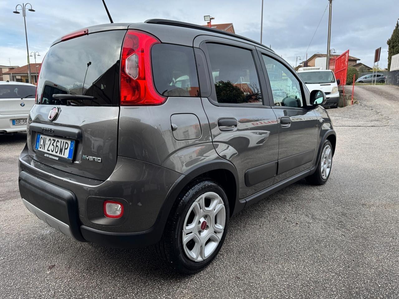Fiat Panda 1.0 Lounge S&S Hybrid Red
