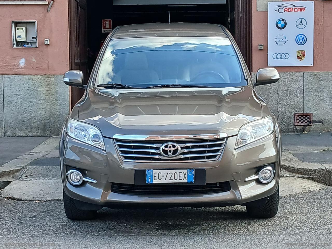 TOYOTA RAV4 Crossover 2.2 D-Cat A/T 150CV