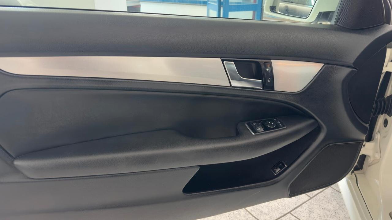 Mercedes-benz C 220 C 220 CDI BlueEFFICIENCY Coupé Avantgarde