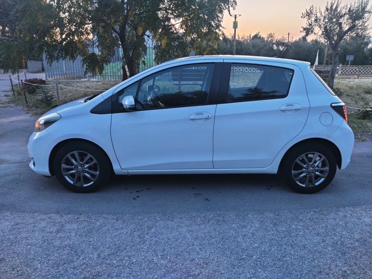 Toyota Yaris 1.0 5 porte Lounge