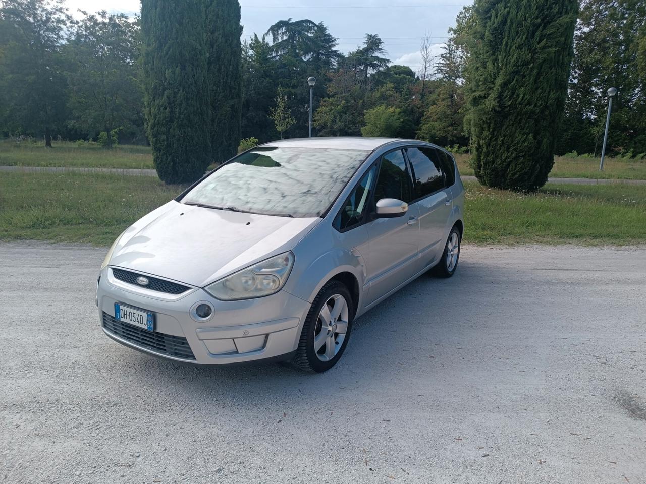 Ford S-Max 2.0 145CV Titanium pochi km