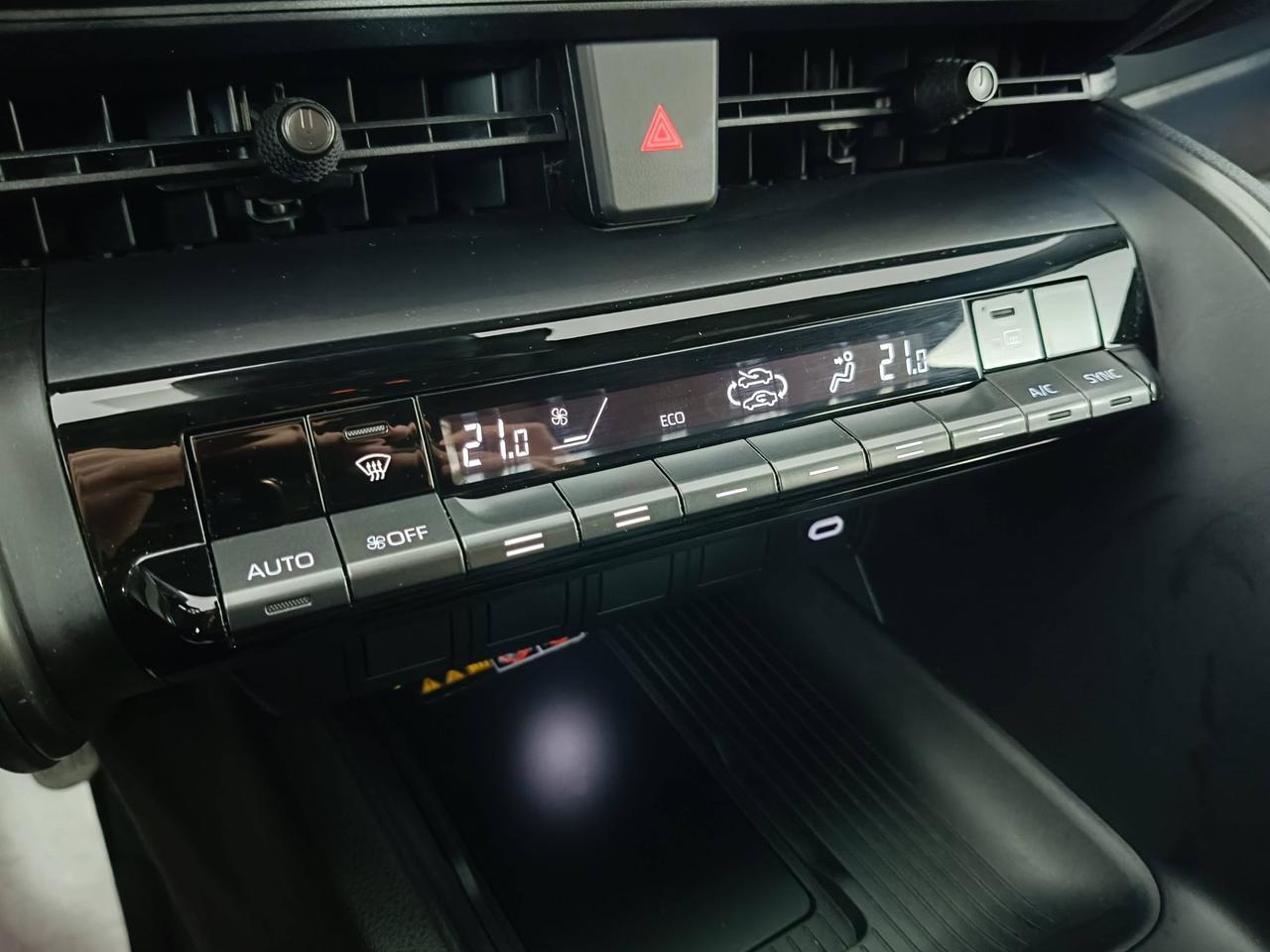 TOYOTA C-HR II 2023 - C-HR 1.8 hev Trend fwd e-cvt