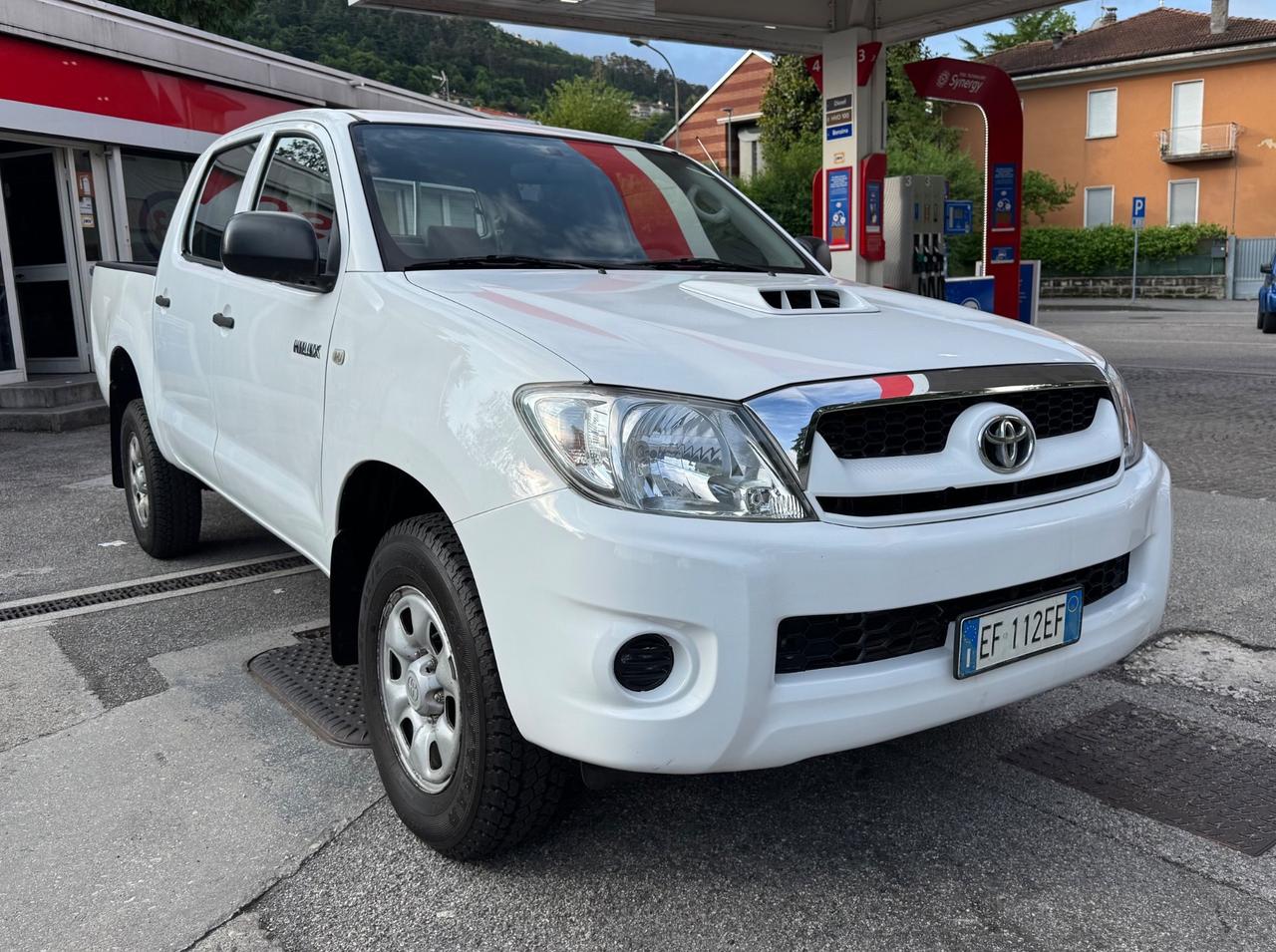 Toyota Hilux 2.5 D-4D 4WD 4p. Double Cab DLX