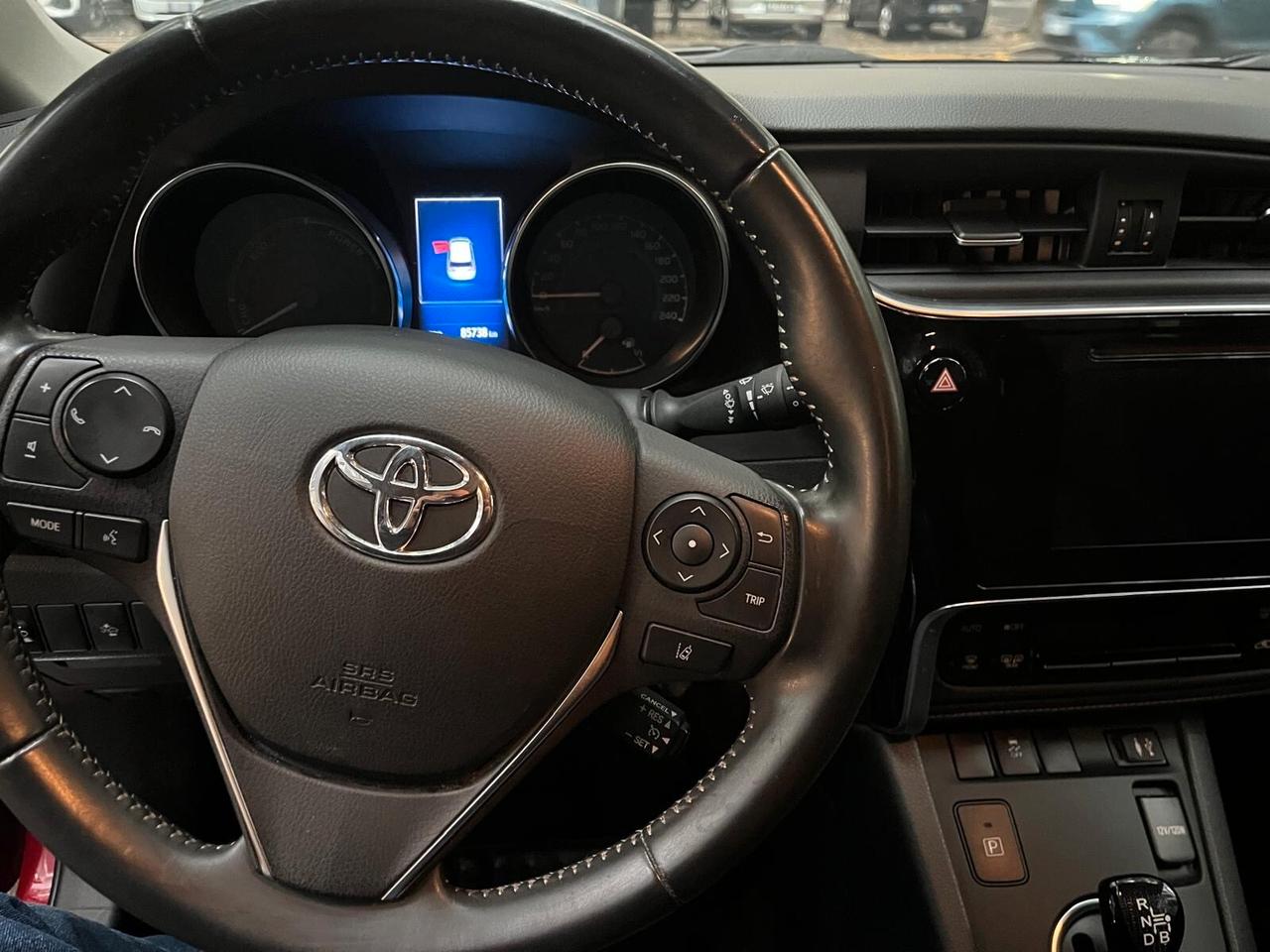 Toyota Auris 1.8 Hybrid Lounge