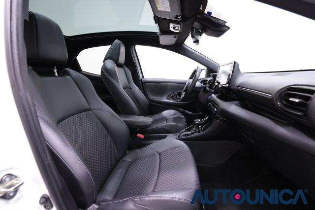 TOYOTA Yaris 1.5 HYBRID 5 PORTE LOUNGE FARI LED TETTO PANORAMA