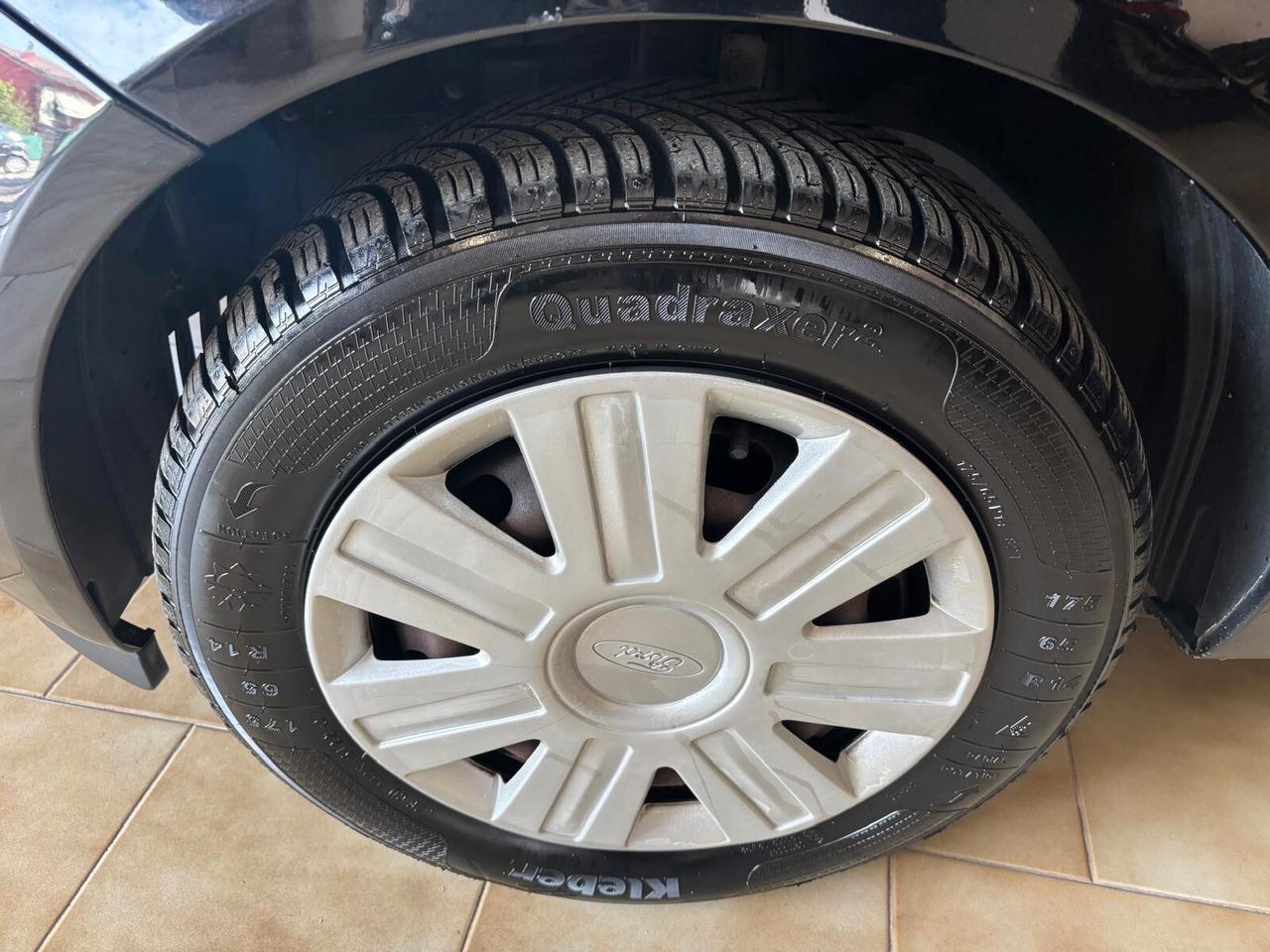 FORD FIESTA ANNO 2005 DS 1.4 ADATTA NEOPATENTATI KM 200 MILA