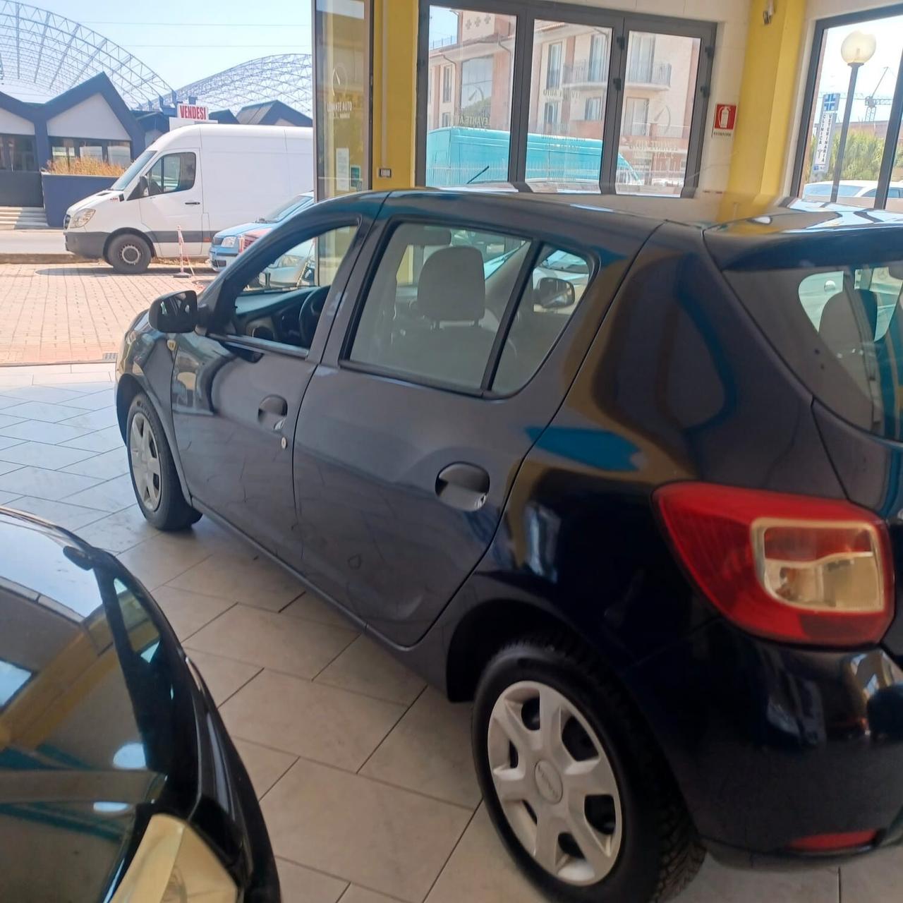 134188KM SANDERO GPL DI FABBRICA PERFETTA