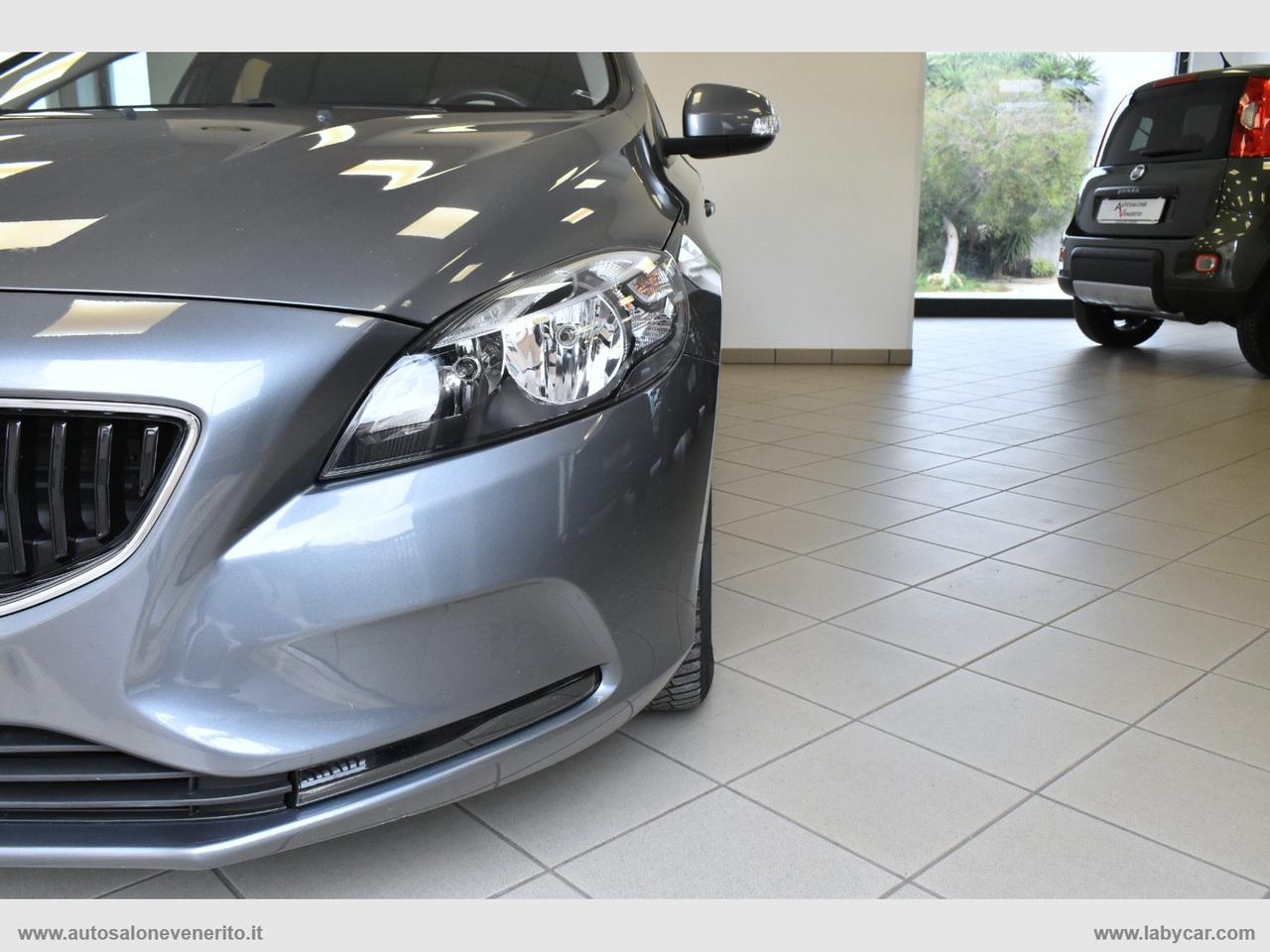 VOLVO V40 D2 Momentum