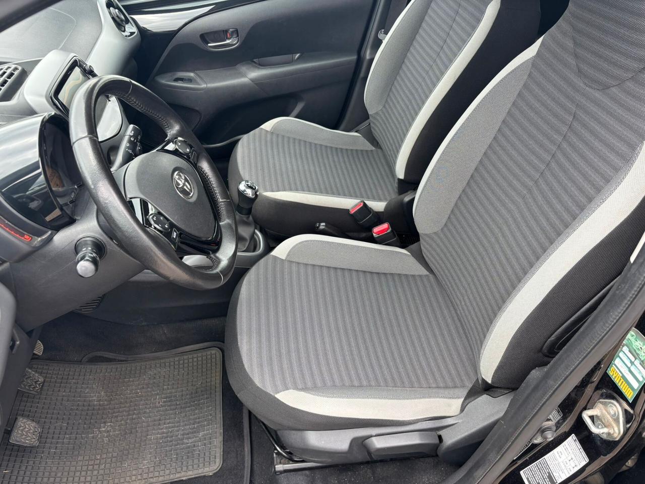 Toyota Aygo 1.0 VVT-i 72 CV 5 porte x-cite