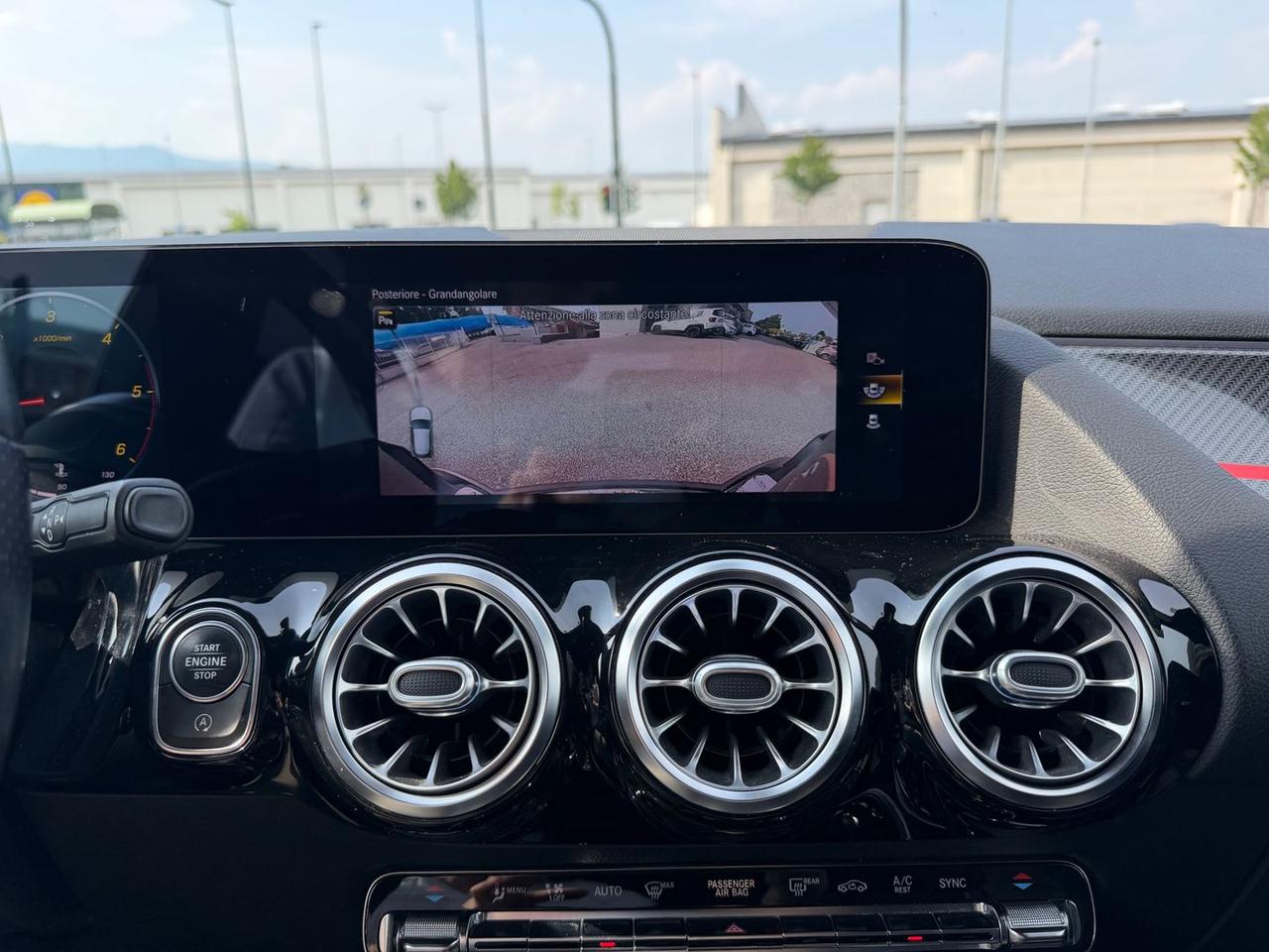 Mercedes-Benz GLA 200 D Premium Red Edition #11451