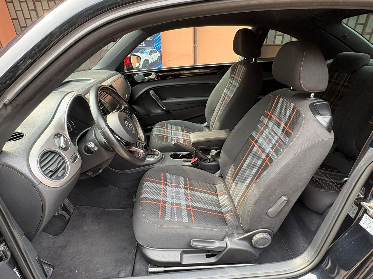 Volkswagen Maggiolino 1.2 TSI Club DSG NAVY TELECAMERA