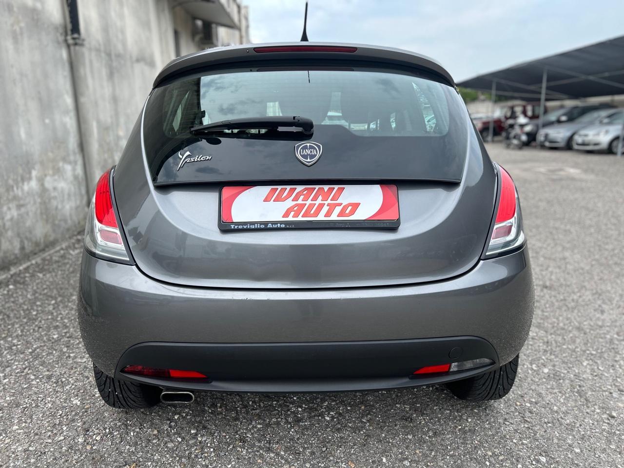 Lancia Ypsilon 1.2 69 CV 5 porte S&S Silver