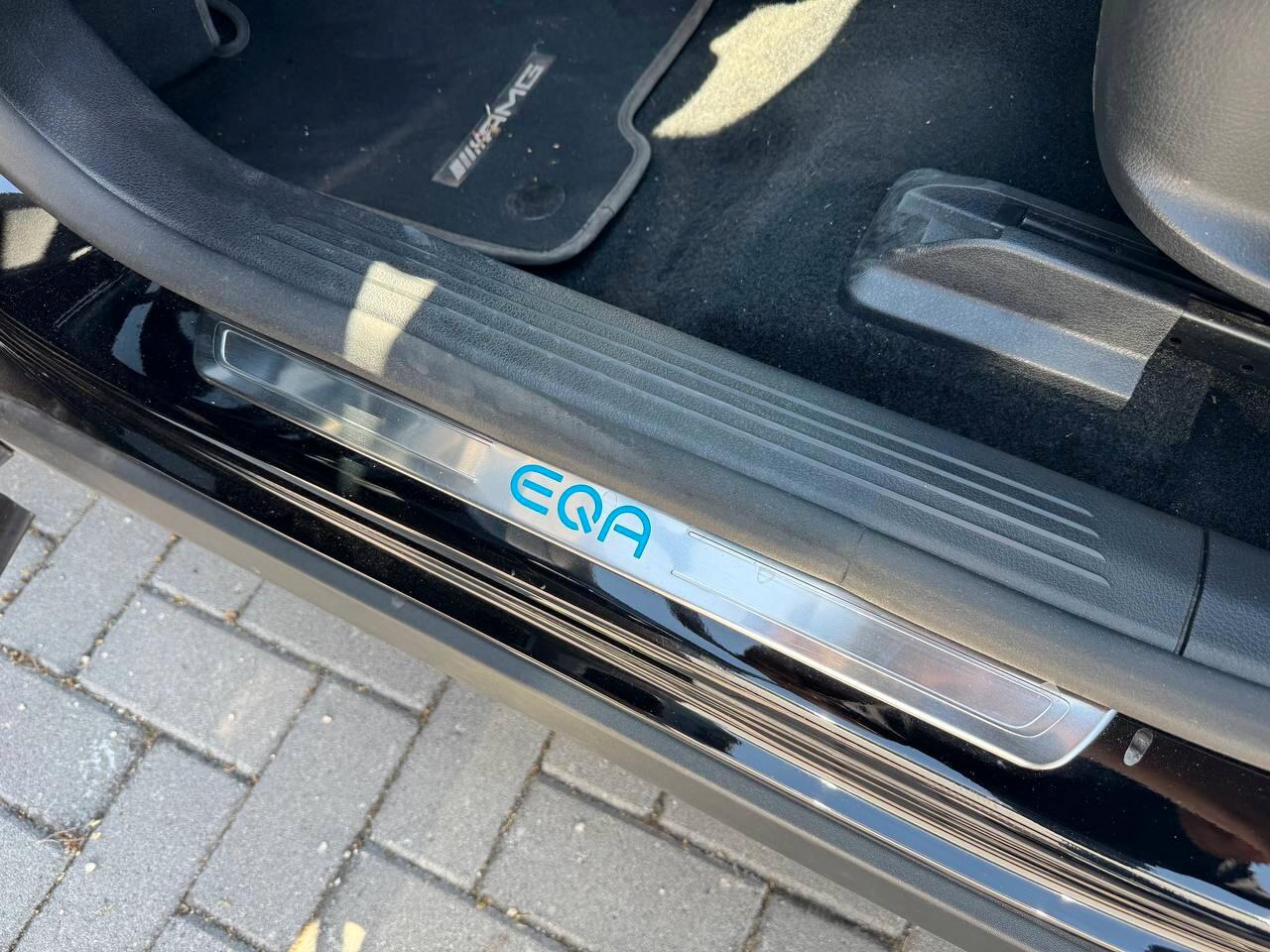 Mercedes-Benz EQA 300 AMG LINE 4MATIC
