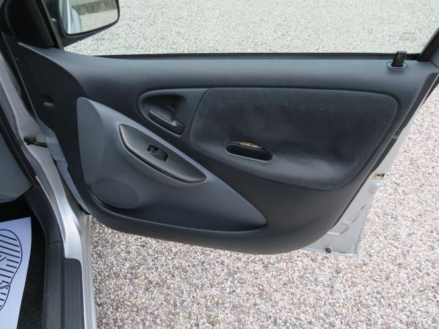 TOYOTA Yaris 1.0i 16V cat 5 porte Sol '03