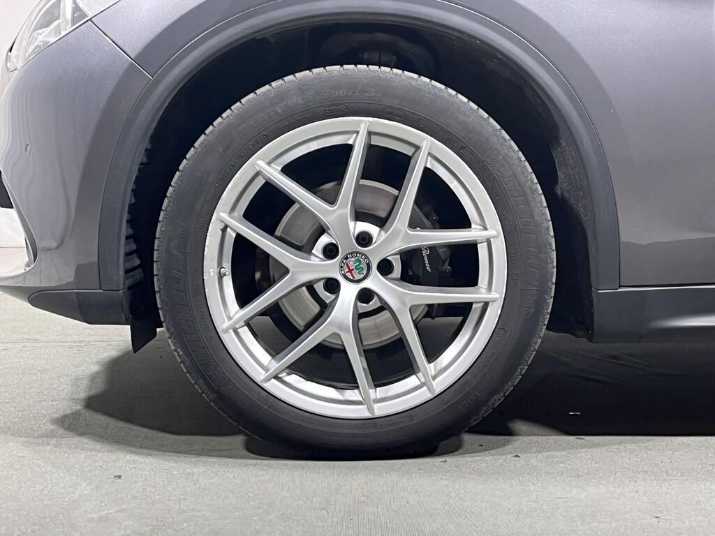 Alfa Romeo Stelvio 2.2 t Business Q4 210cv auto my19