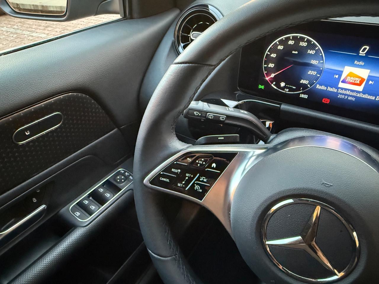 Mercedes-benz GLA 180 Mhev Aut. PARI AL NUOVO!