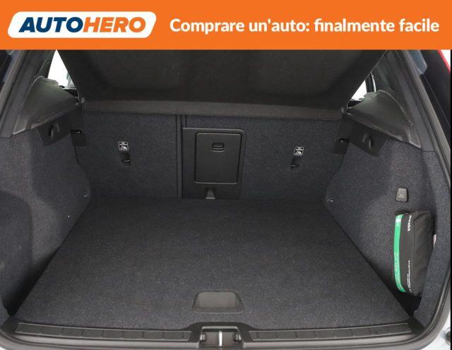 VOLVO XC40 T3 Geartronic Momentum Pro