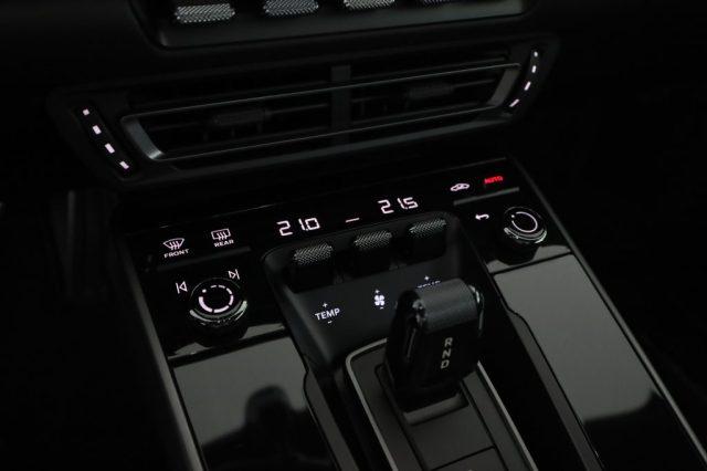 PORSCHE 911 911 Carrera 4