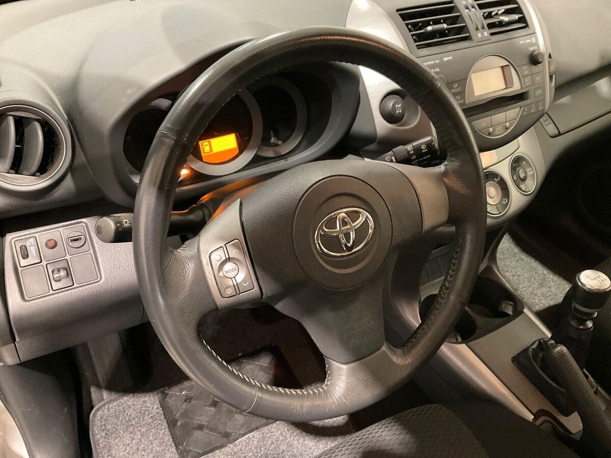 Toyota RAV 4 RAV4 2.2 Diesel 136 CV