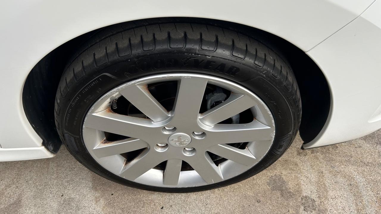 Peugeot 207 1.6 VTi 120CV CC aut. Allure