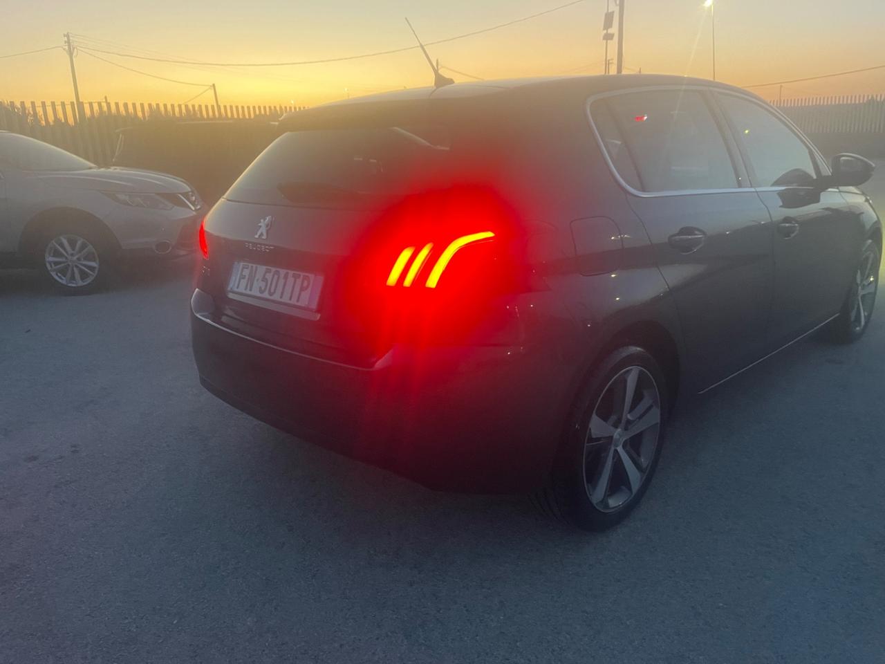 PEUGEOT 308 1.6 HDI 120CV BERLINA FULL LED MY18
