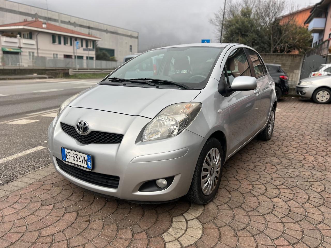 Toyota Yaris 1.0 benz - Garanzia 12 Mesi