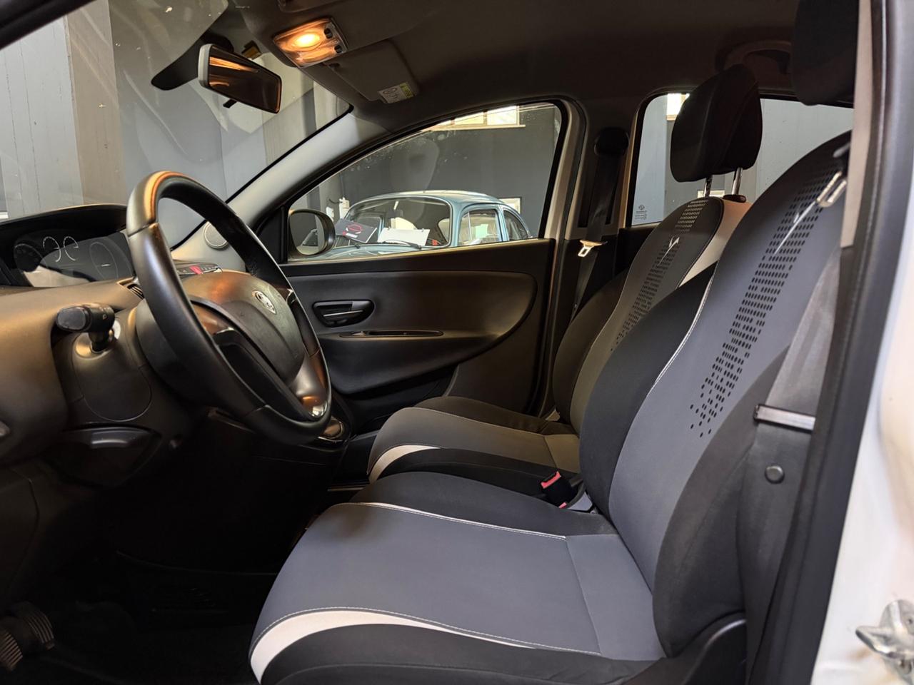 Lancia Ypsilon 0.9 TwinAir 85CV 2015
