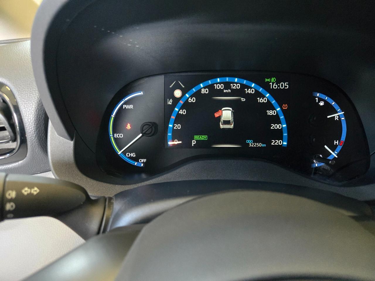 Toyota Yaris Cross 1.5 Hybrid Business IVA ESPOSTA