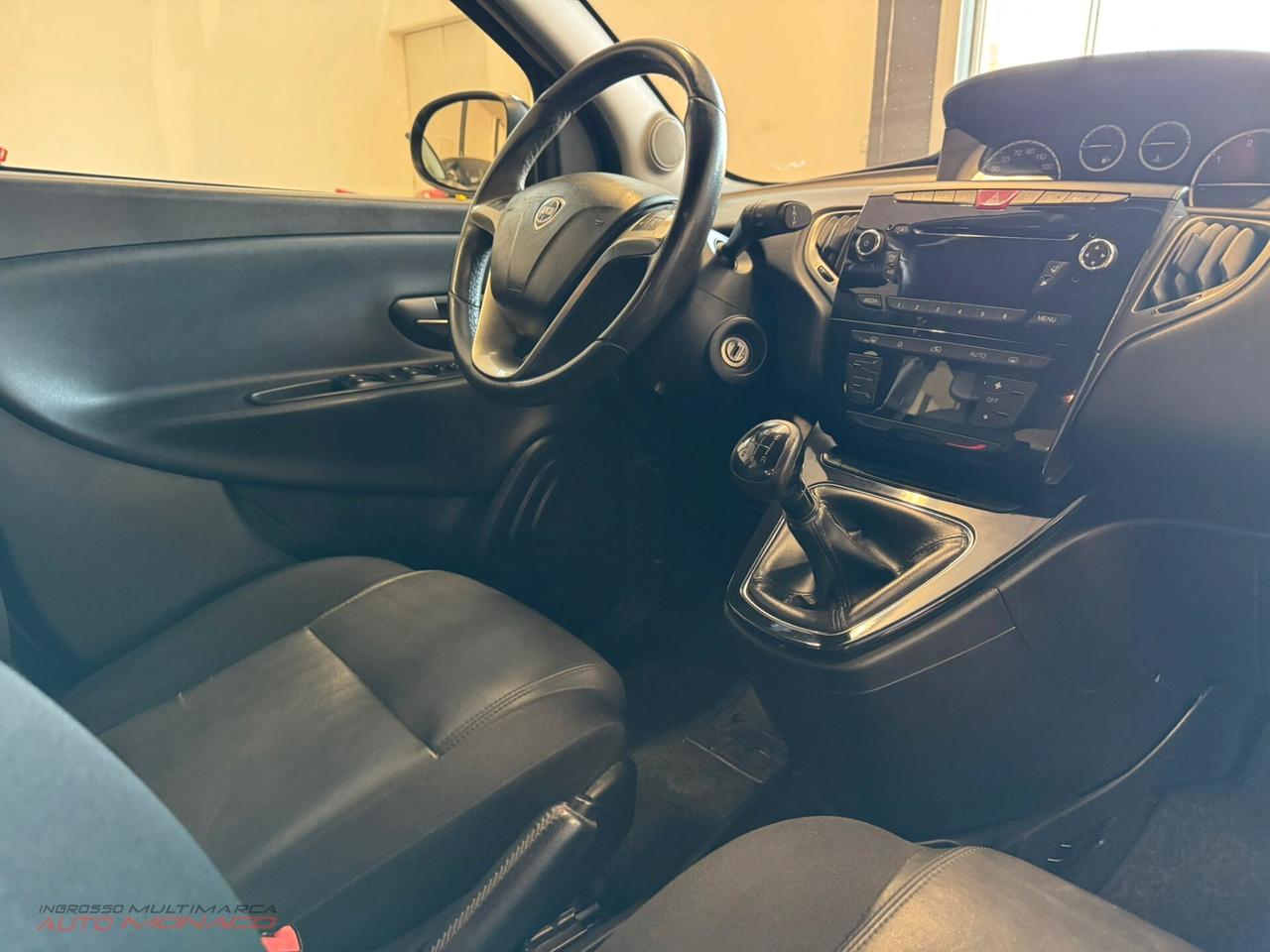 Lancia Ypsilon 1.3 MJT 95CV Platinum 2015
