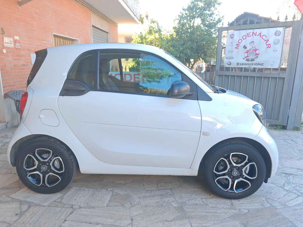 Smart ForTwo 70 1.0 twinamic Passion NAVI PELLE AUTOMATICA