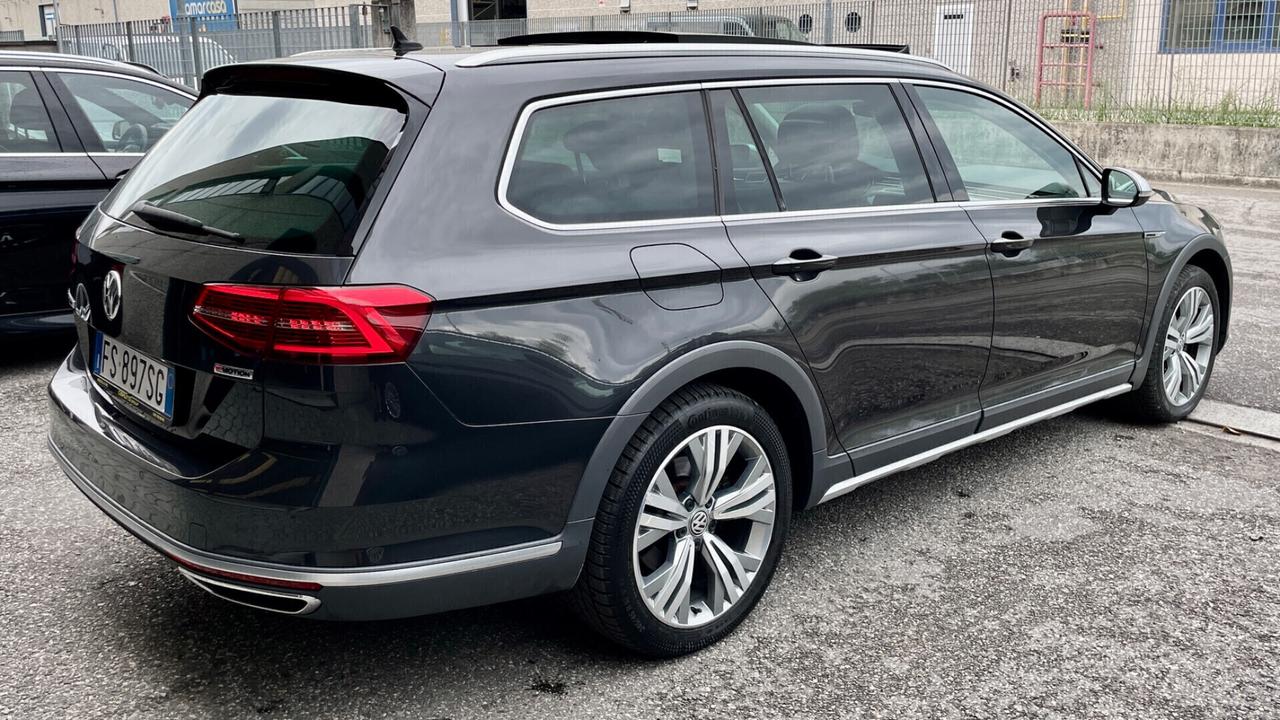 VOLKSWAGEN PASSAT VARIANT 2.0 ALLTRACK 4 MOTION DSG EXECUTIVE BMT 190CV - TETTO, PELLE, VIRTUAL COCKPIT