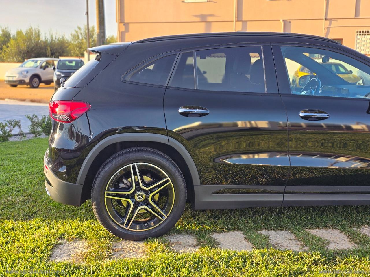 MERCEDES-BENZ GLA 200 d Automatic Premium