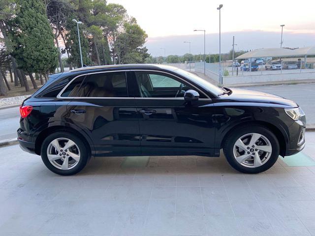 AUDI Q3 35 2.0 TDI S tronic Business Advanced COCKPIT