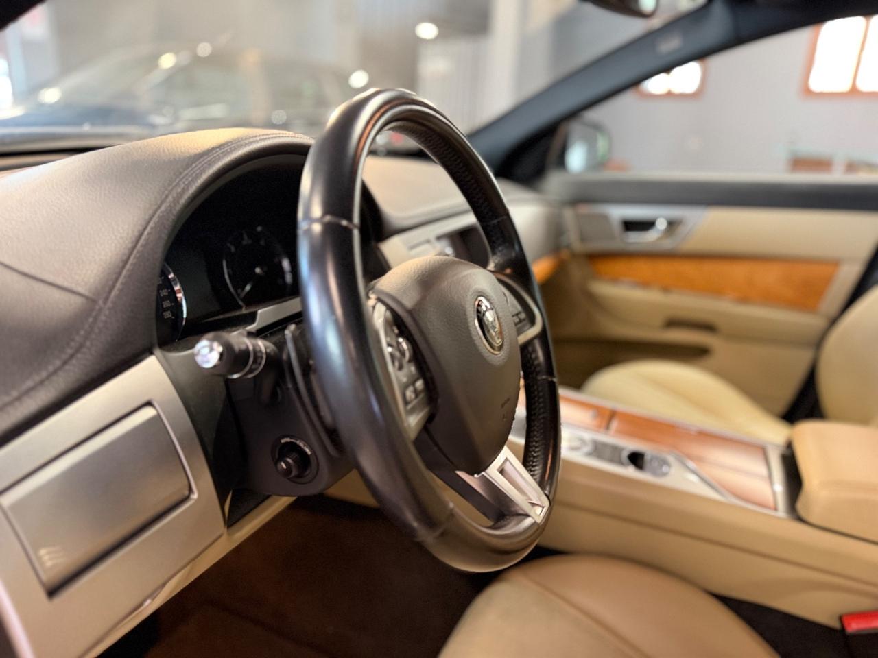 Jaguar XF 2.2 D 200 CV Business Edition