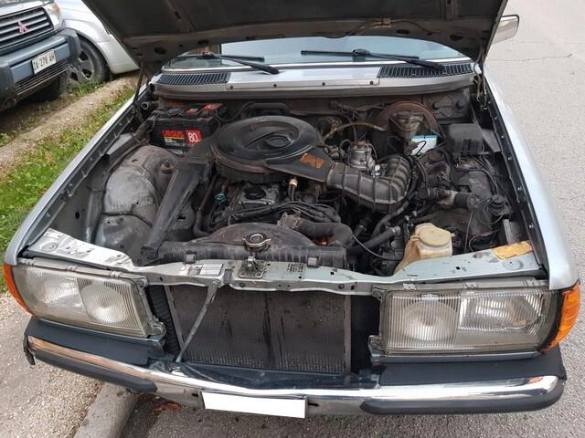 Mercedes Tre Volumi (W123) 200 Metano