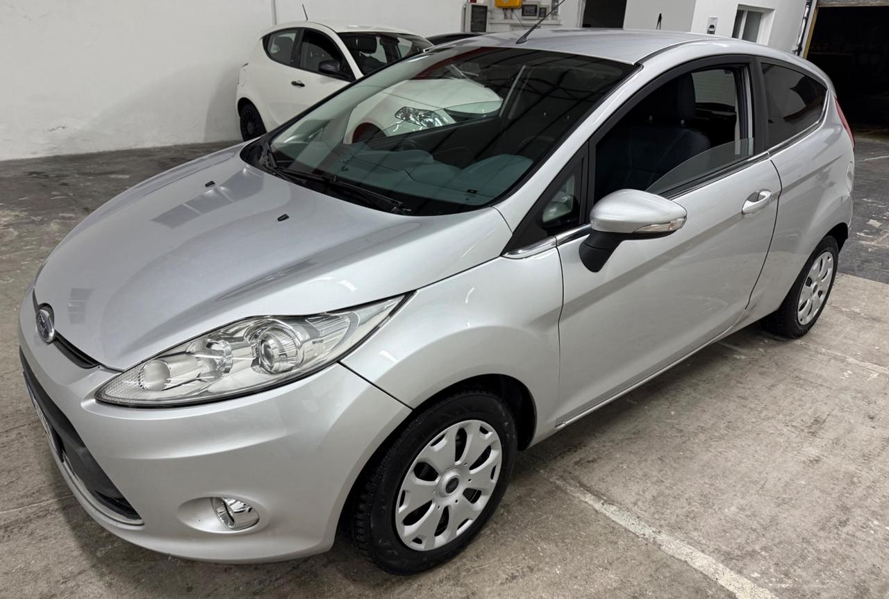 Ford Fiesta 1.4 TDCi 68CV 3 porte Titanium - 2009
