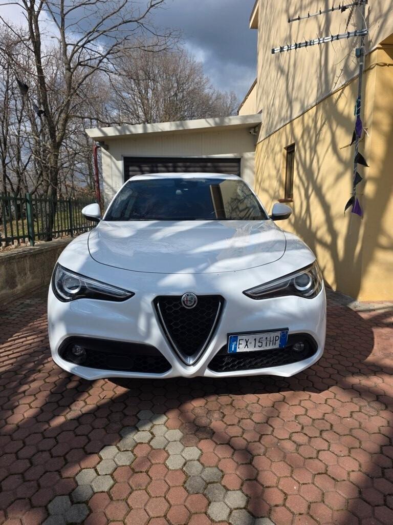 Alfa Romeo Stelvio 2.2 Turbodiesel 190 CV AT8 RWD Executive