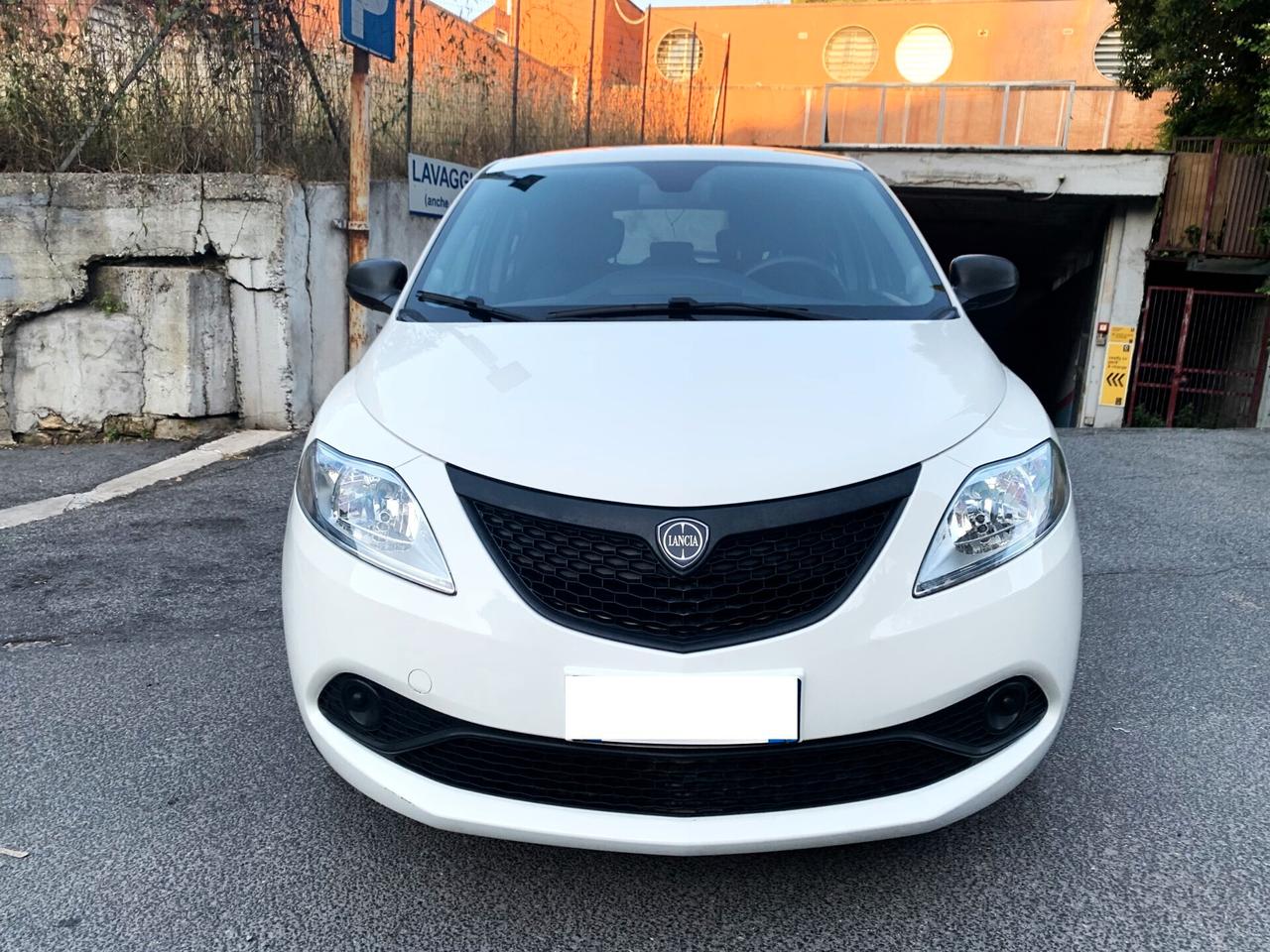 Lancia Ypsilon 1.0 HIBRIDA 2021 KM23980
