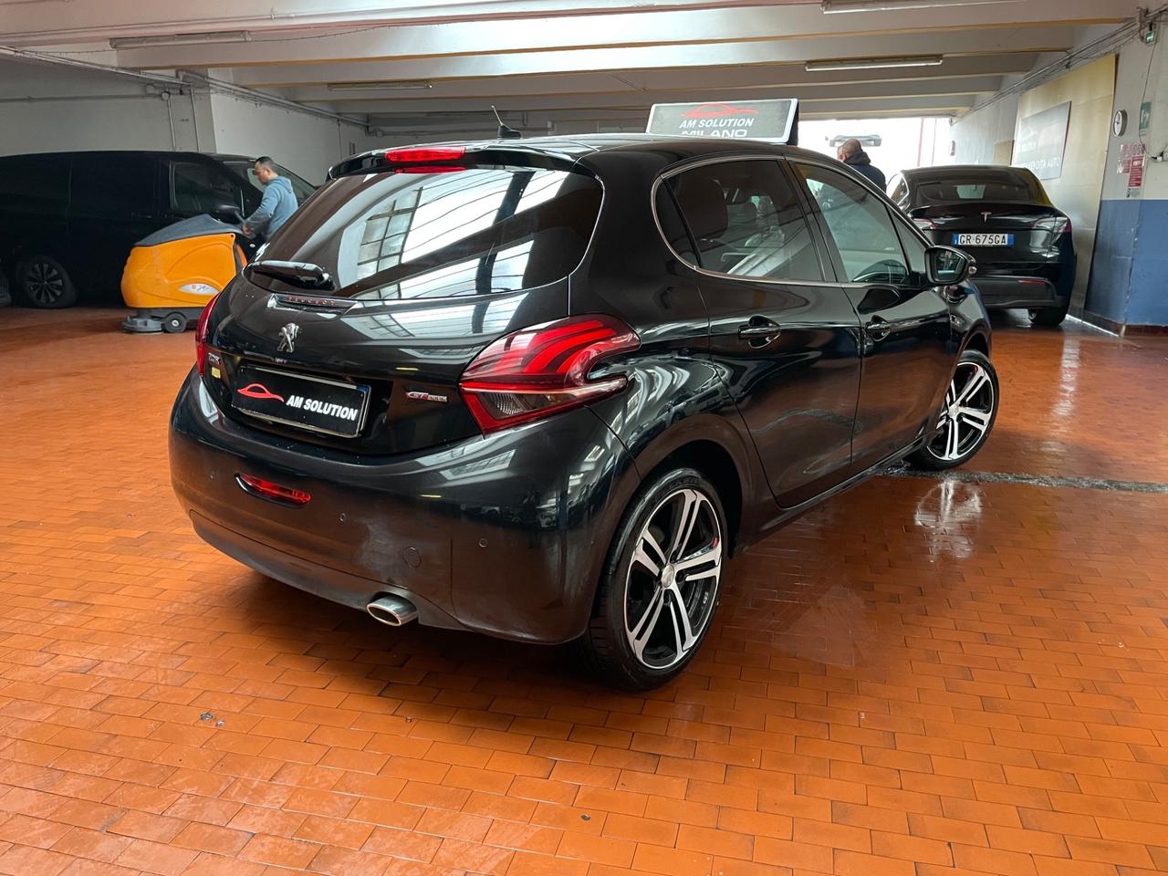 Peugeot 208 BlueHDi 1.6 GT Line