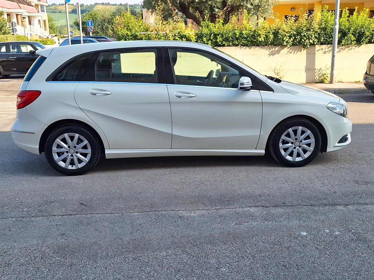 Mercedes-benz B 180 CDI BlueEFFICIENCY Executive NAVI TEL RETROCAMERA