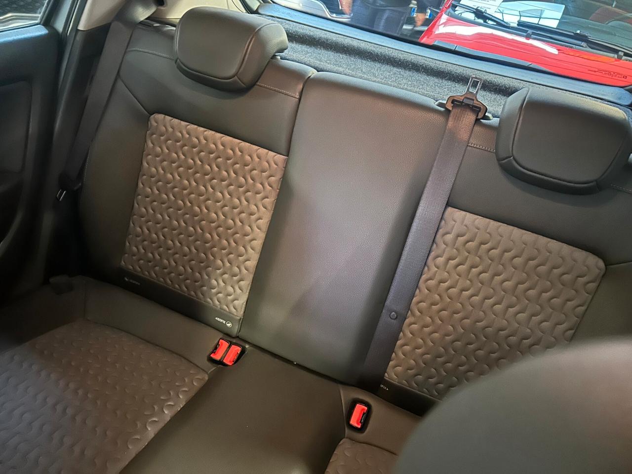 Opel Corsa 1.4 16V 5 porte Cosmo