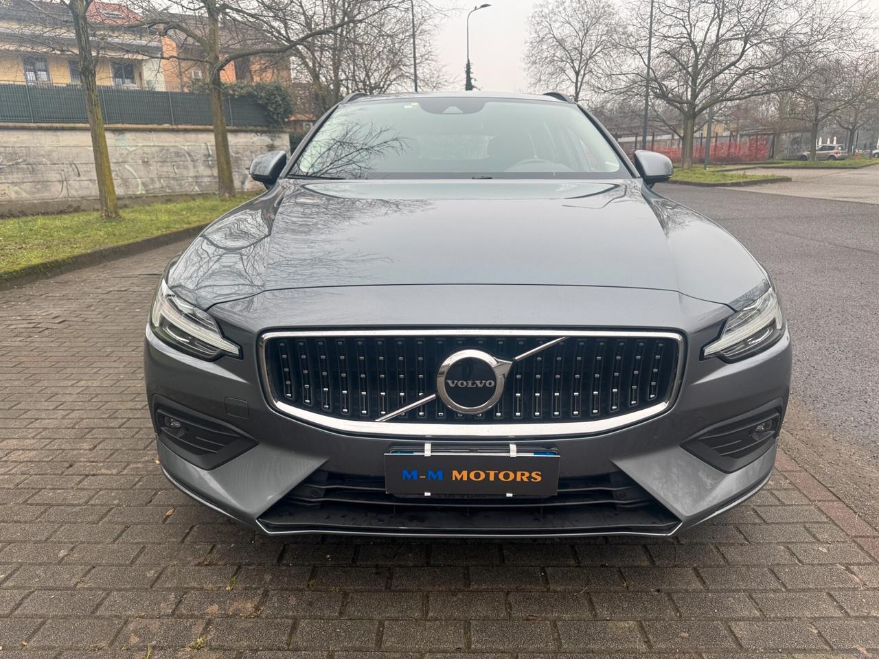 Volvo V60 2.0 d3 Momentum Business Pro auto my21