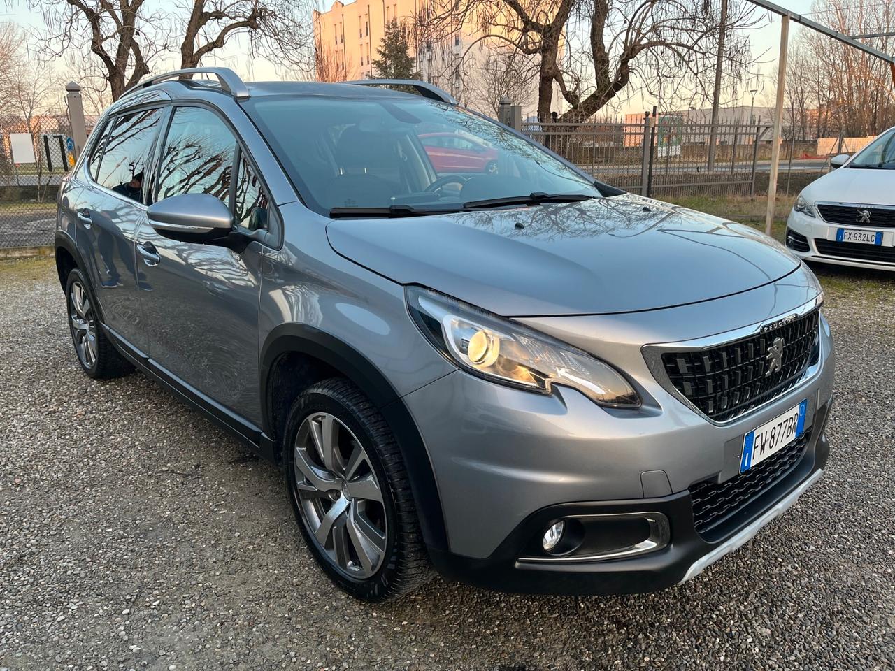 Peugeot 2008 BlueHDi 100 S&S Allure