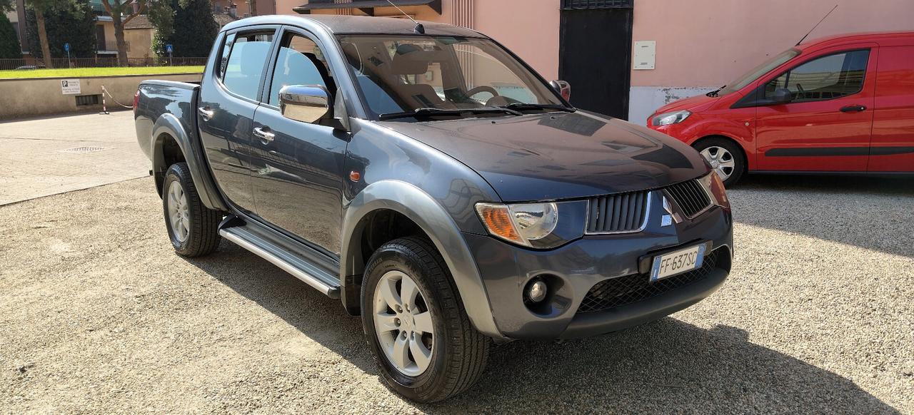 Mitsubishi L200 2.5 DI-D/167CV Double Cab Warrior